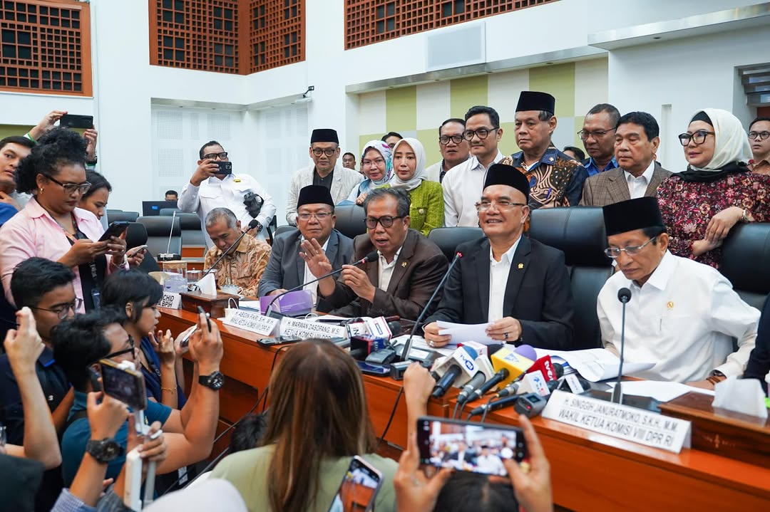 DPR dan Pemerintah Sepakati Biaya Haji 2025, Turun