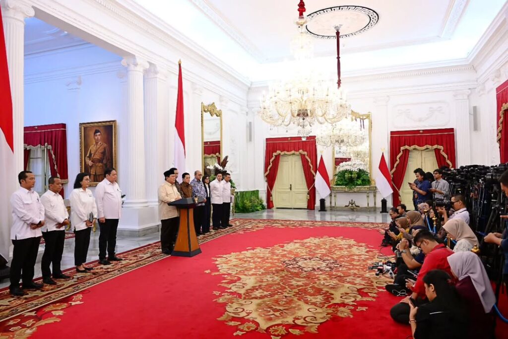 Presiden Prabowo Subianto mengumumkan sejumlah kebijakan sektor ekonomi di Istana Merdeka, Pembentukan Bank Emas Jakarta, Senin (17/2/2025). Foto: Sekretariat Kabinet