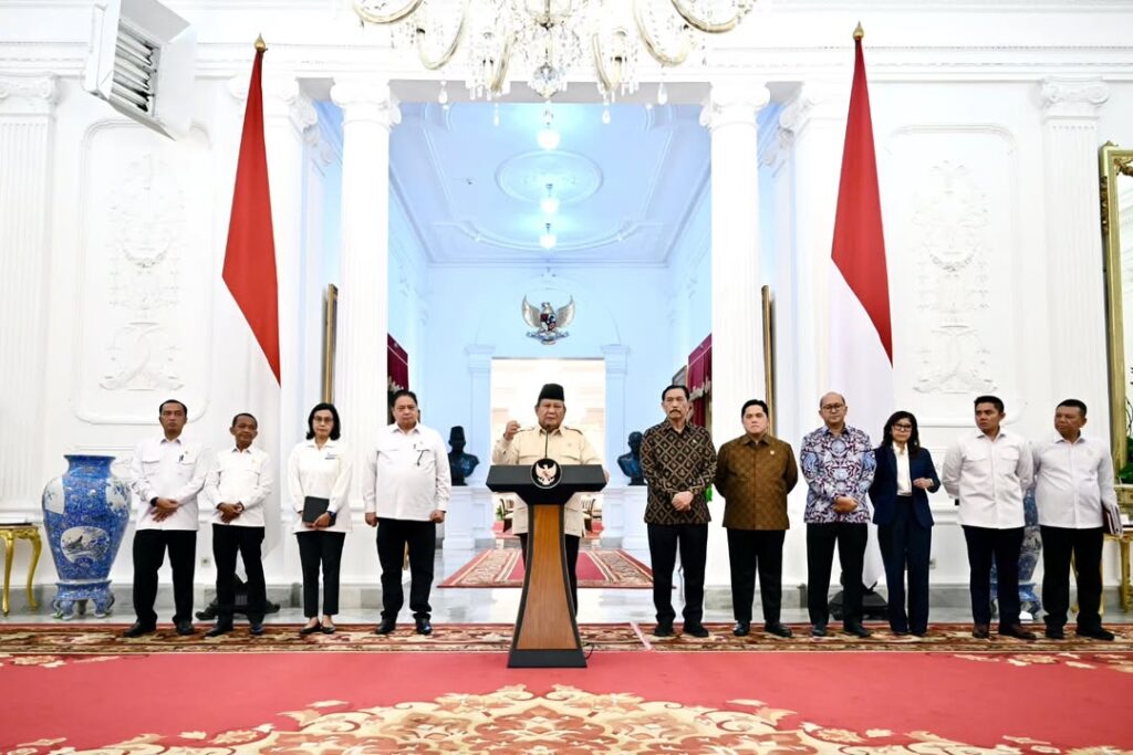 Presiden Prabowo Subianto mengumumkan sejumlah kebijakan sektor ekonomi di Istana Merdeka, Jakarta, Senin (17/2/2025). Foto: Sekretariat Kabinet