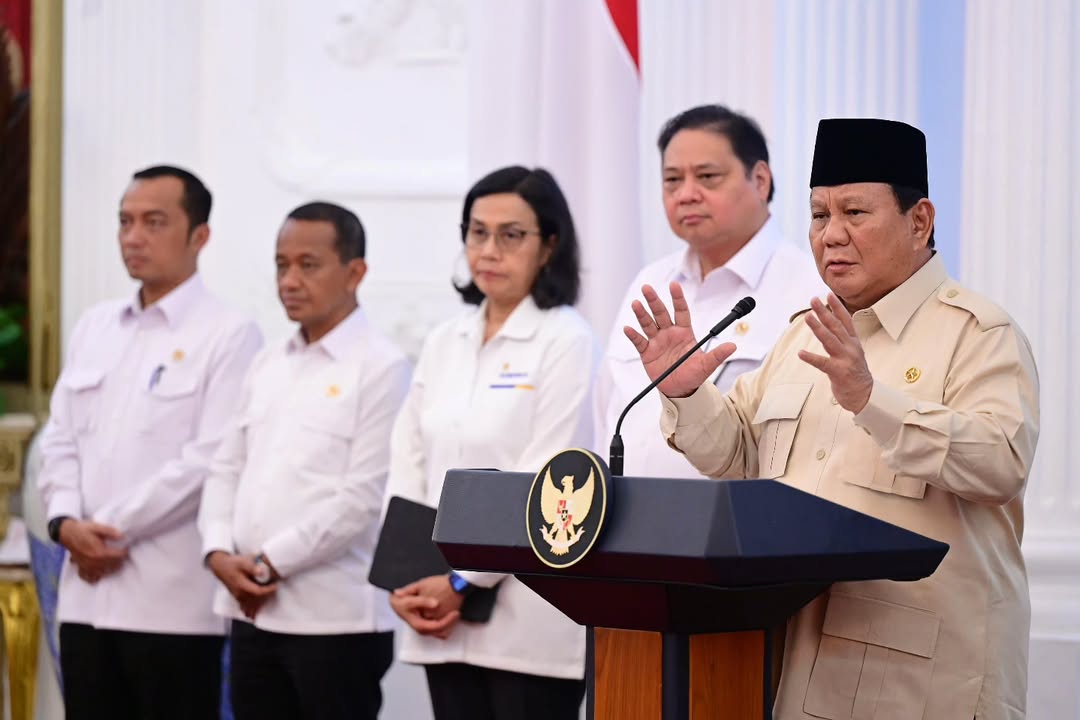 Presiden Prabowo Subianto mengumumkan sejumlah kebijakan sektor ekonomi di Istana Merdeka, Pembentukan Bank Emas Jakarta, Senin (17/2/2025). Foto: Sekretariat Kabinet