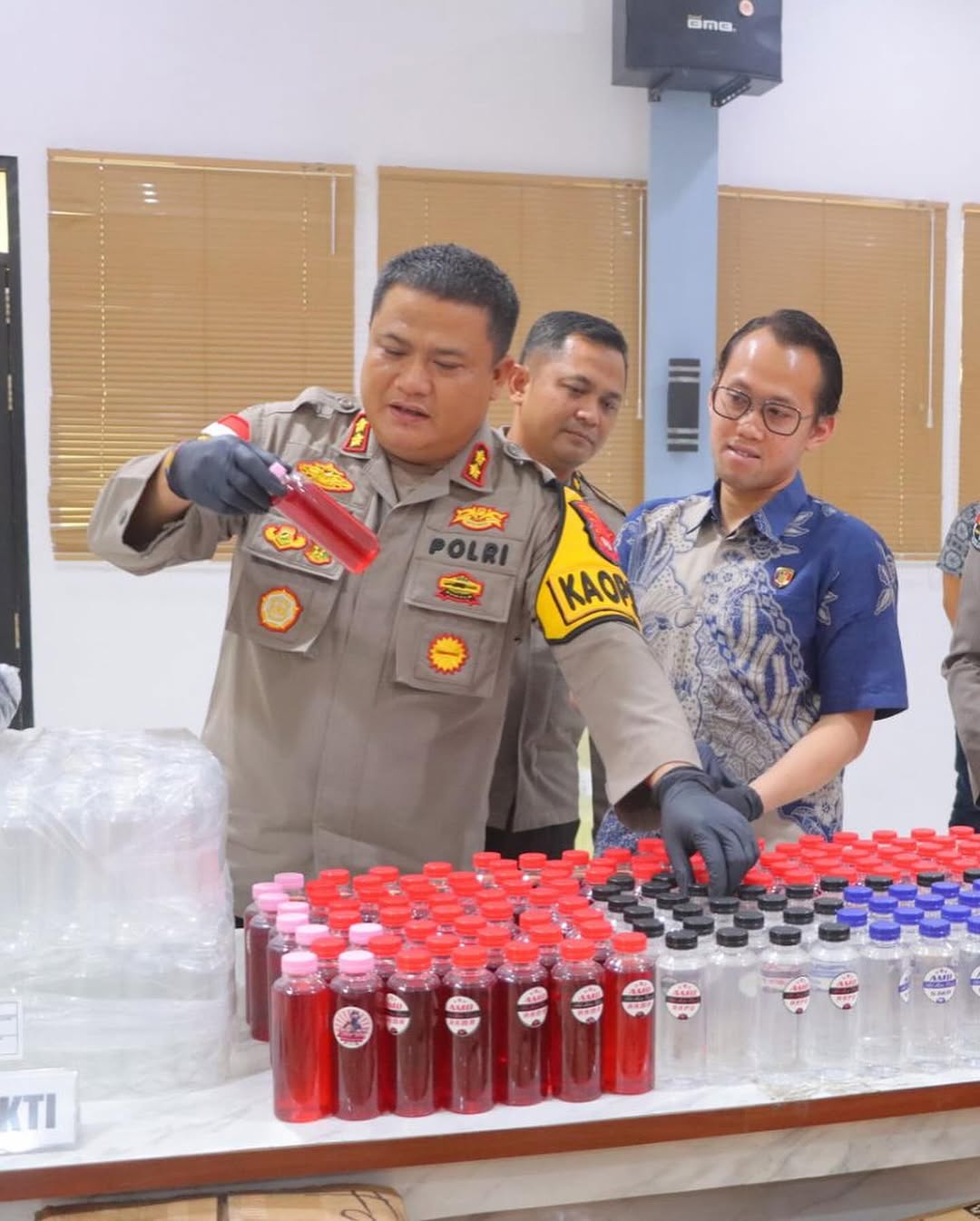 Polres Sintang berhasil mengamankan 7 tersangka dalam Operasi Pekat Kapuas 2025 yang berlangsung selama 10 hari